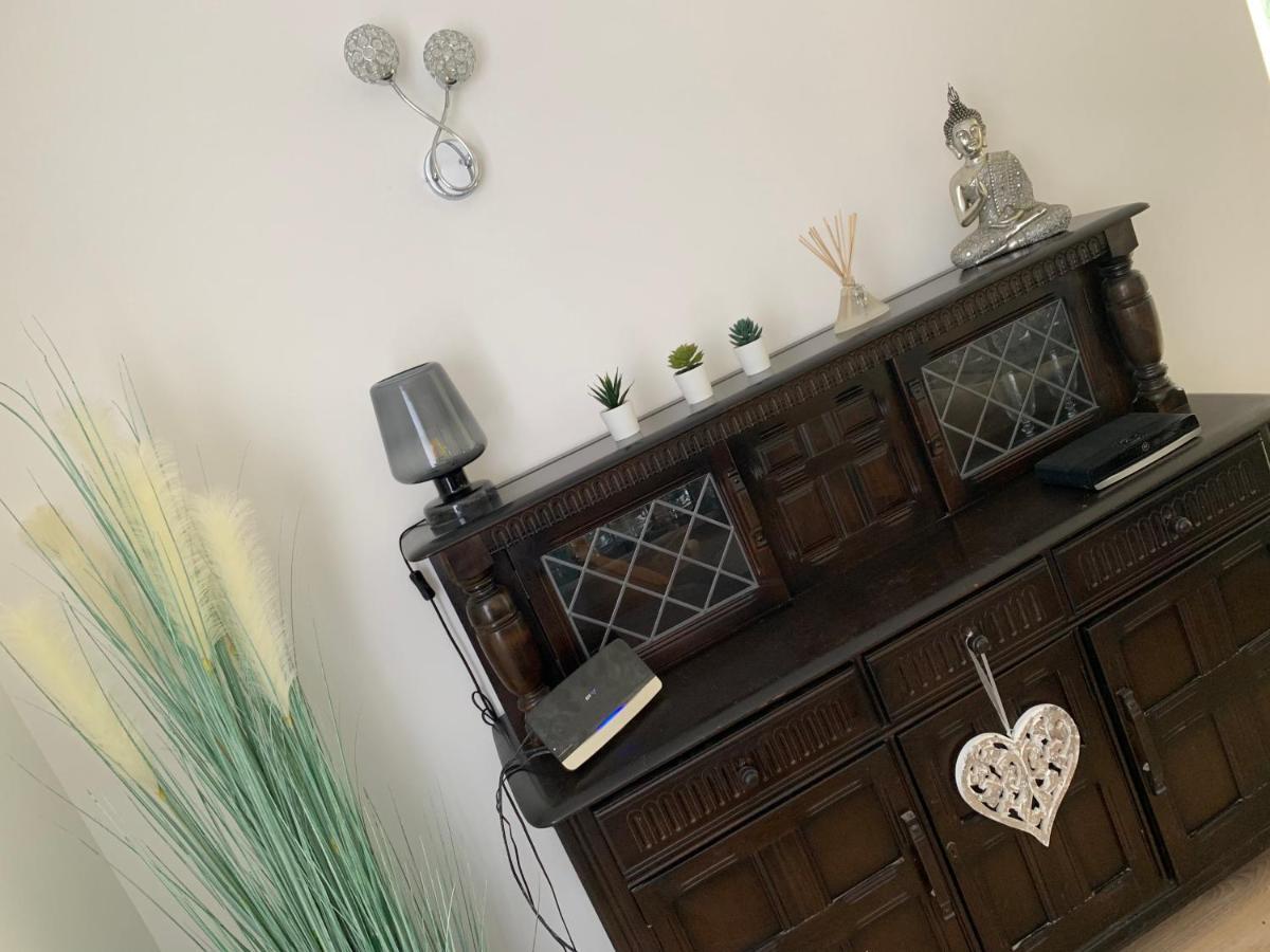 Shore Lodge. 4 Bed Bungalow Only Mtrs From The Beach. Sleeps 8 Sutton-on-Sea Esterno foto