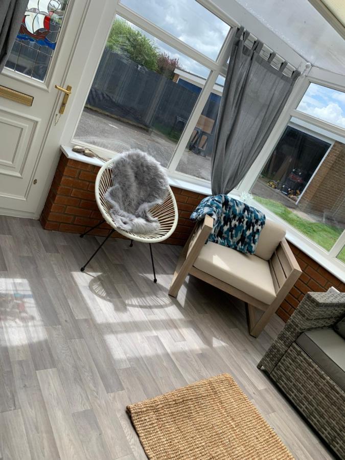 Shore Lodge. 4 Bed Bungalow Only Mtrs From The Beach. Sleeps 8 Sutton-on-Sea Esterno foto