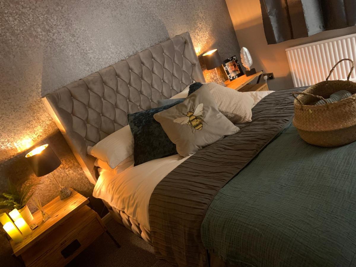 Shore Lodge. 4 Bed Bungalow Only Mtrs From The Beach. Sleeps 8 Sutton-on-Sea Esterno foto